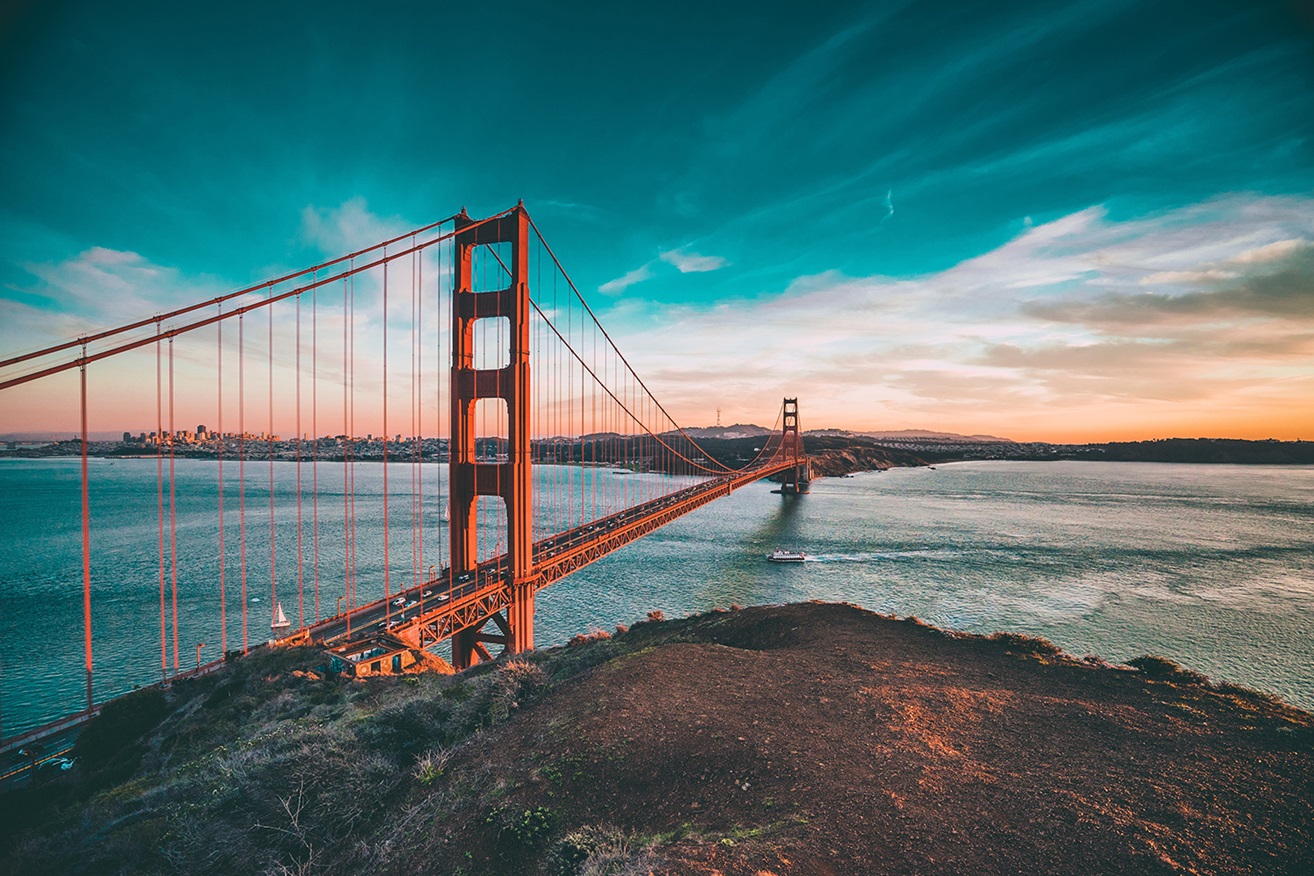 View of Golden Gate Bridge at sunset