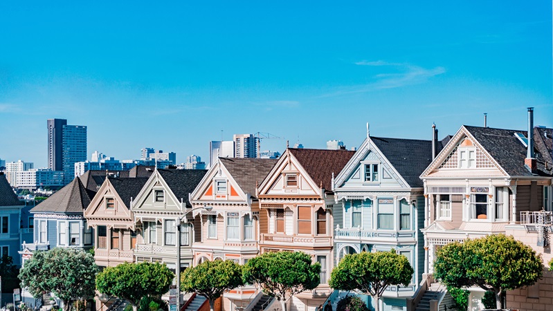 View of the painted lady houses in San Francisco