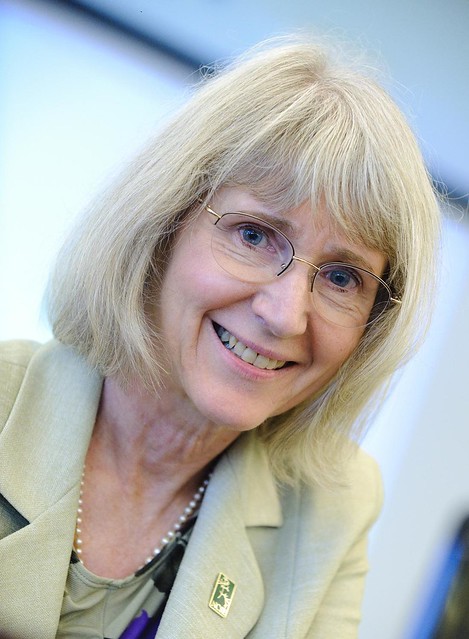 Headshot of AGU Presidential Citation Awardee Eugenie Scott
