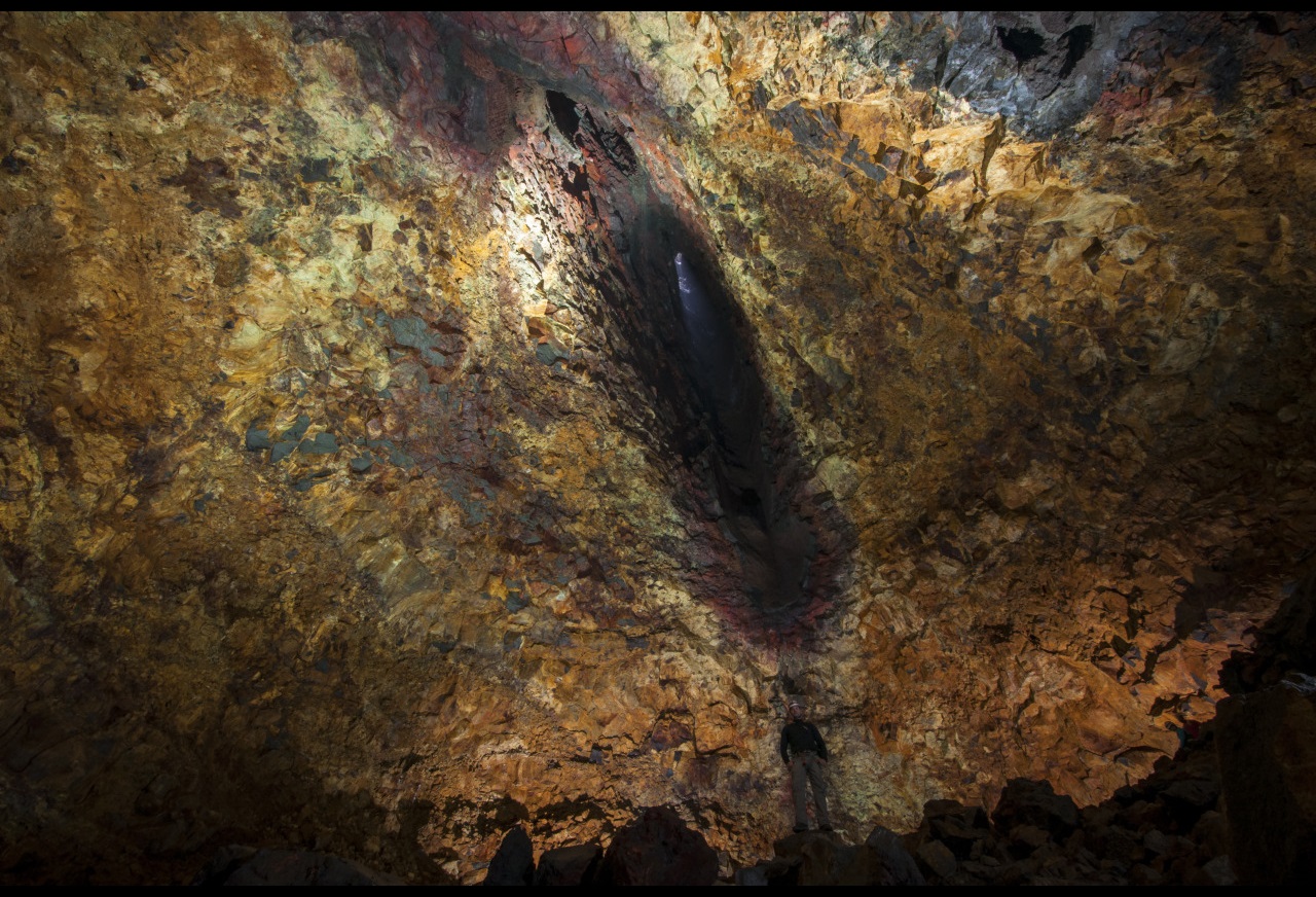 Magma chamber located in Iceland under the Thrihnukagigur volcano