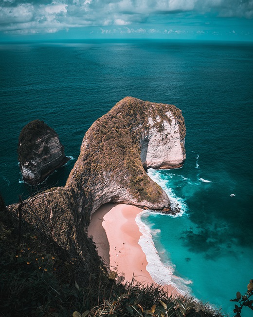 Calm rocky beach cliffs