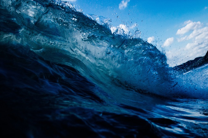 Big wave in ocean