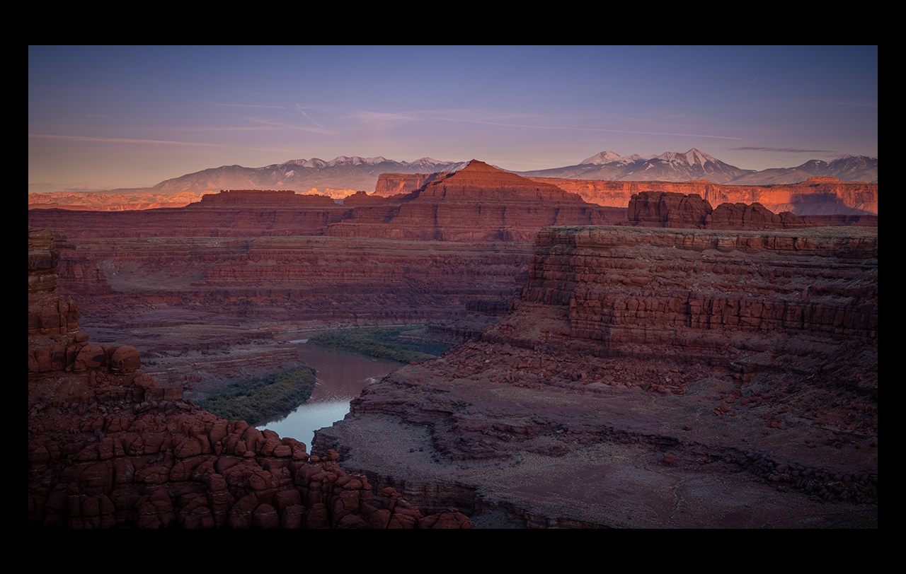 Sunrise over grand canyon with river